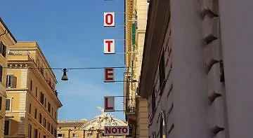 Raeli Hotel Noto روما