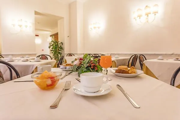 Raeli Hotel Noto روما