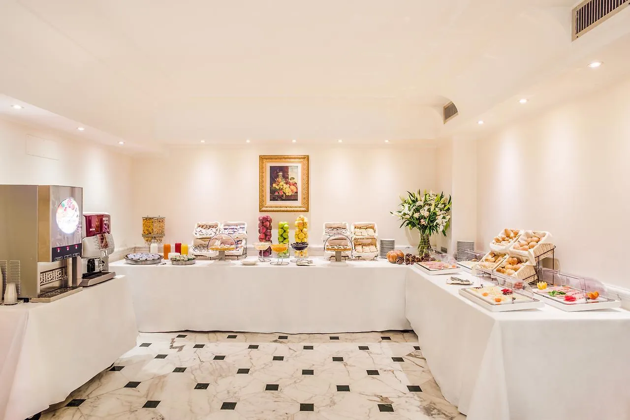 Raeli Hotel Noto روما