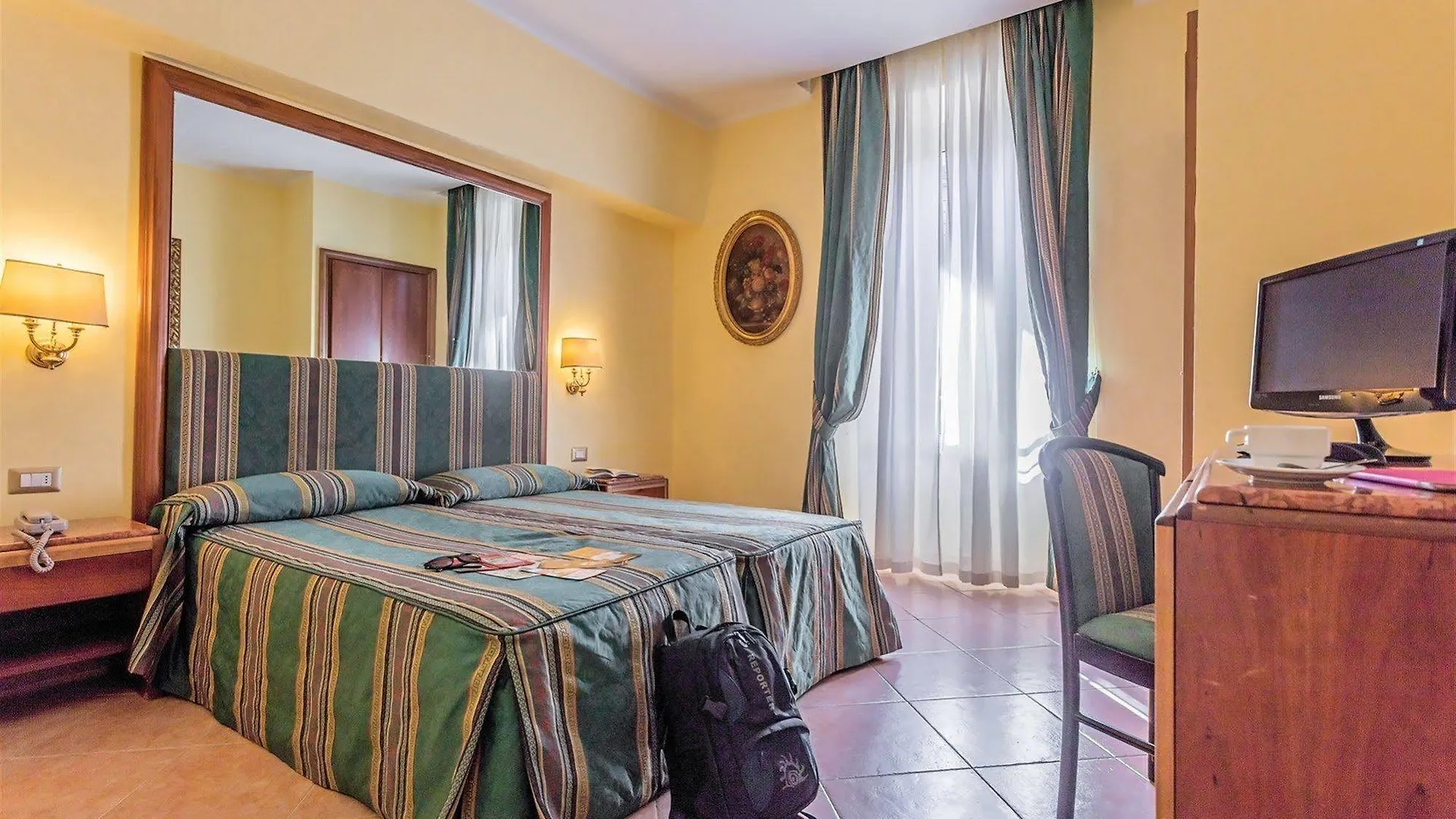Raeli Hotel Noto روما 3*,