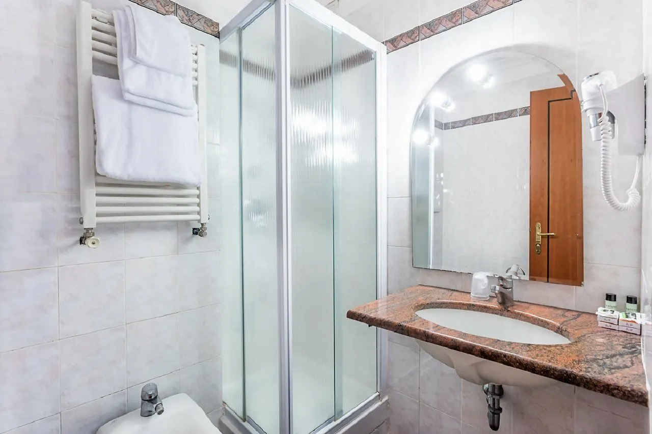 Raeli Hotel Noto روما 3*,  إيطاليا